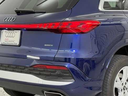 Certified 2025 Audi Q5 Premium w/ Convenience Package image 13