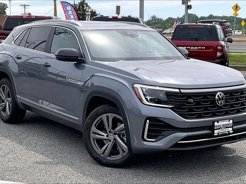 Used 2024 Volkswagen Atlas Cross Sport SEL R-Line AWD/4WD image 1