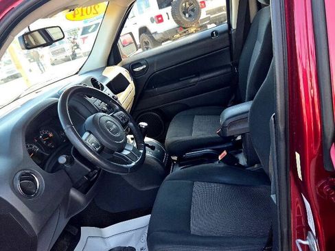 Used 2014 Jeep Patriot Latitude image 9