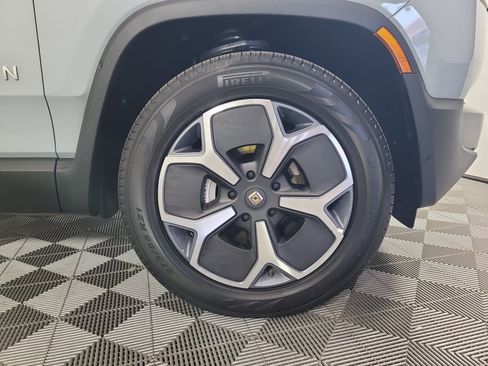 Used 2024 Rivian R1S Adventure AWD/4WD image 11