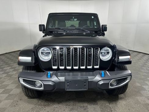 Used 2022 Jeep Wrangler Unlimited Sahara w/ Cold Weather Group image 8