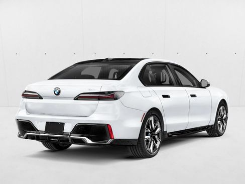 New 2026 BMW 740i RWD image 2
