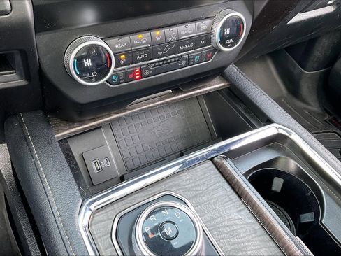 Used 2021 Ford Expedition Max Limited image 19