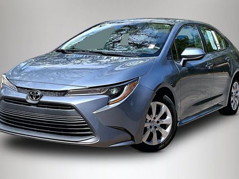 Used 2024 Toyota Corolla LE image 1