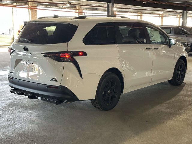 New 2026 Toyota Sienna XLE Woodland Edition AWD/4WD image 5