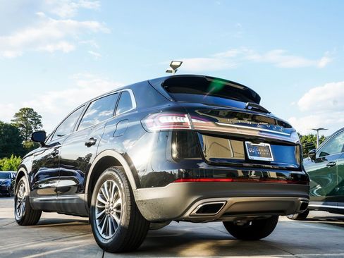 Used 2023 Lincoln Nautilus Reserve image 10