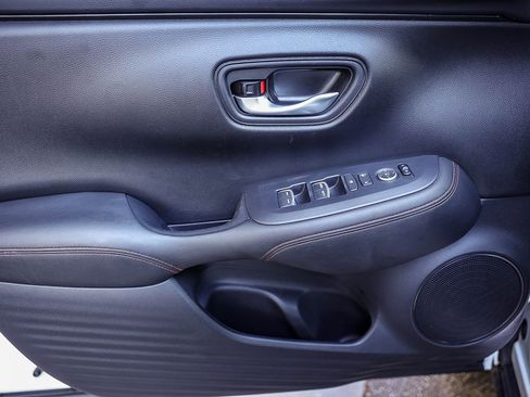 Used 2025 Honda HR-V Sport image 28