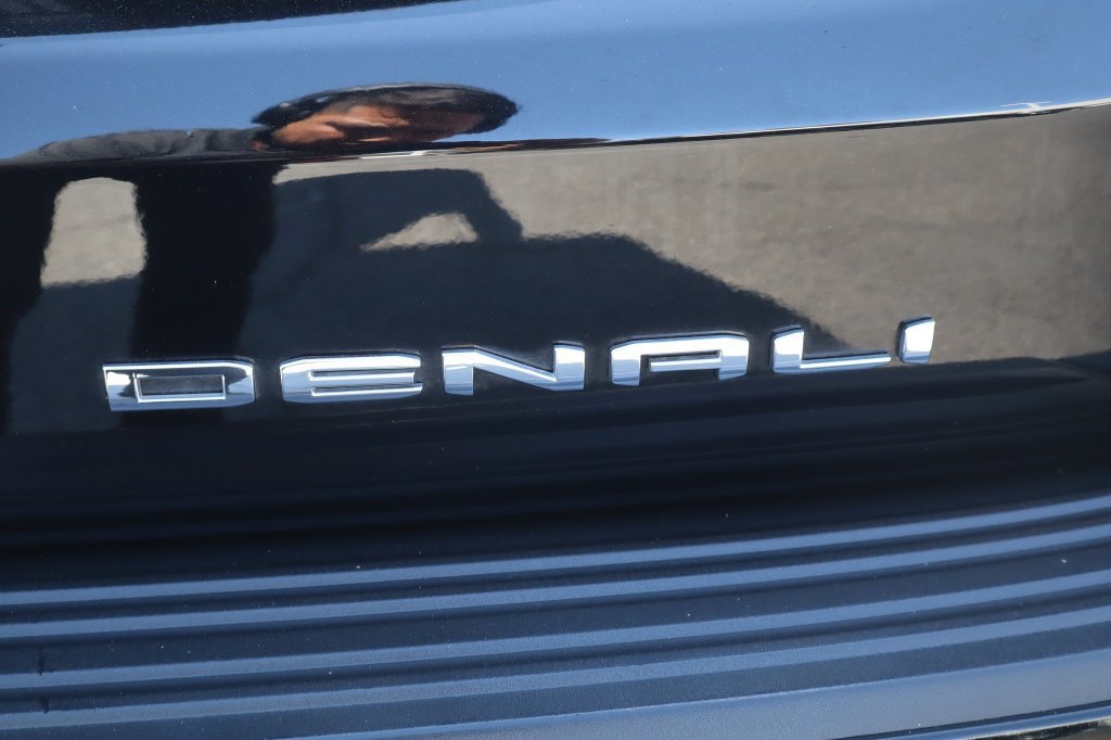 Used 2022 GMC Yukon Denali AWD/4WD image 19