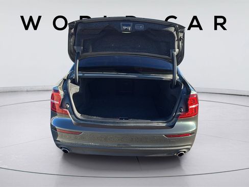 Used 2020 Volvo S60 T5 Momentum image 36