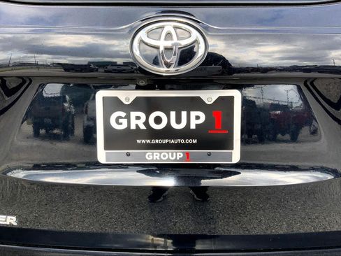 Used 2019 Toyota Highlander LE FWD image 10