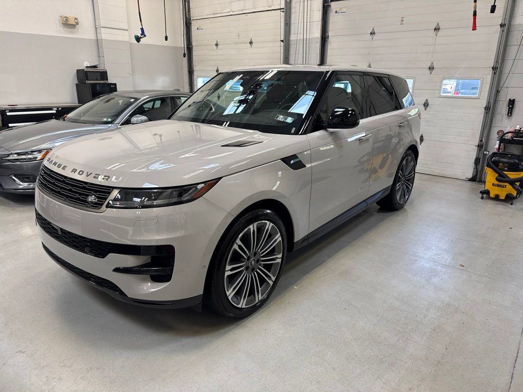 Used 2025 Land Rover Range Rover Sport SE AWD/4WD image 1