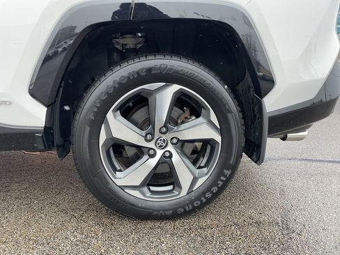 Used 2023 Toyota RAV4 SE w/ Weather & Moonroof Package image 10