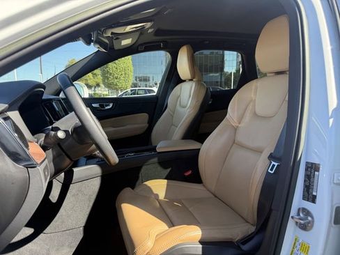 Certified 2023 Volvo XC60 B5 Ultimate image 13
