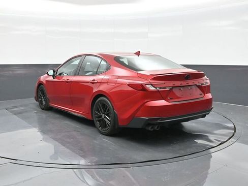 Used 2025 Toyota Camry SE w/ Convenience Package image 8