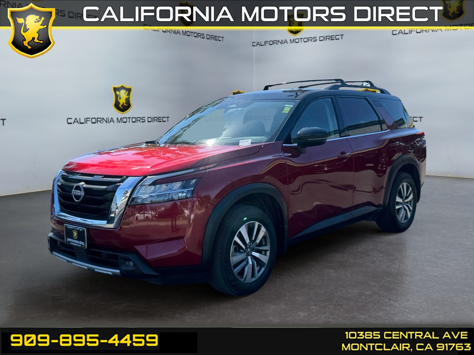 Used 2022 Nissan Pathfinder SL FWD image 1