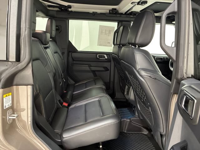 Used 2025 Ford Bronco Badlands AWD/4WD image 16