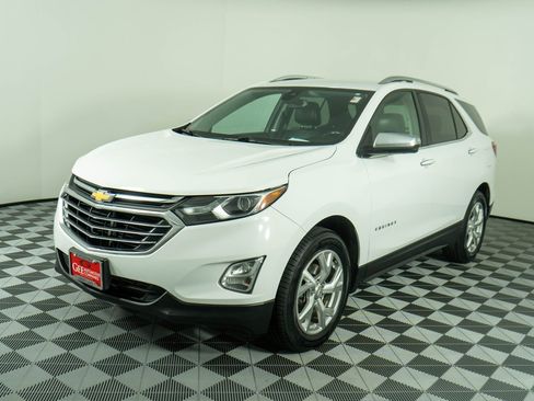 Used 2018 Chevrolet Equinox Premier image 3