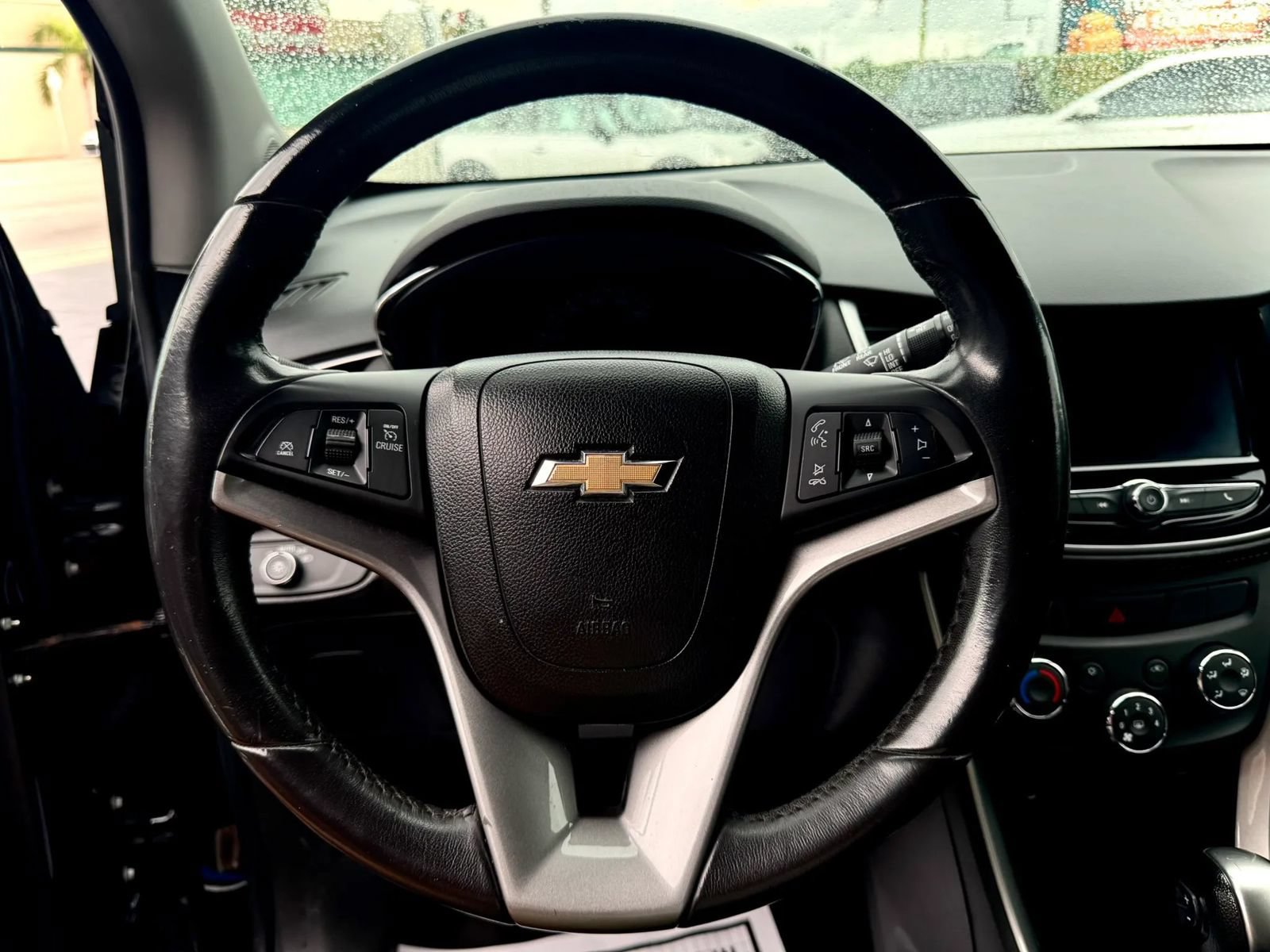 Used 2021 Chevrolet Trax LT w/ Midnight Edition FWD image 32