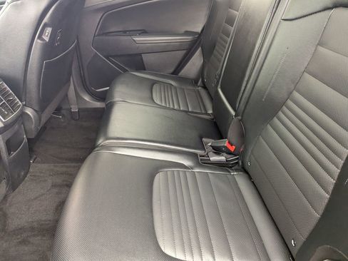 Used 2025 Kia Sportage SX image 17