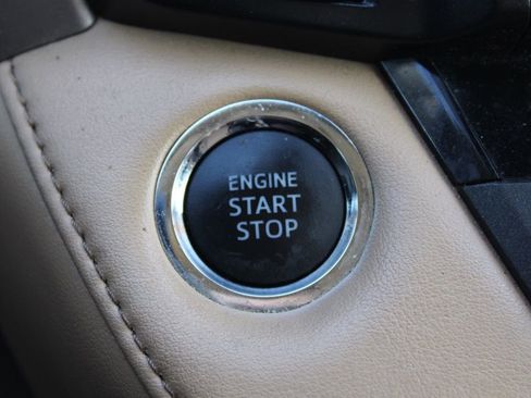 Used 2018 Toyota RAV4 XLE w/ Plus Extra Value Package image 33