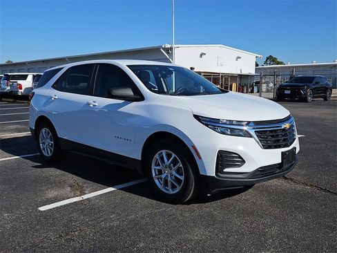 Used 2022 Chevrolet Equinox LS w/ LS Convenience Package image 27