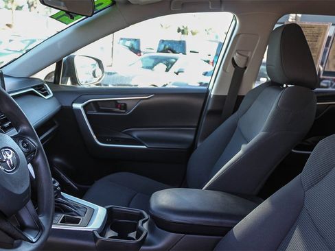 Used 2021 Toyota RAV4 LE image 22