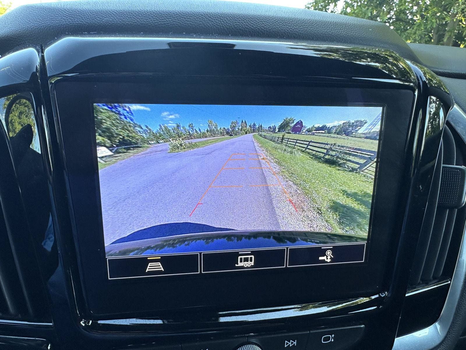 Used 2023 Chevrolet Traverse LT FWD image 48