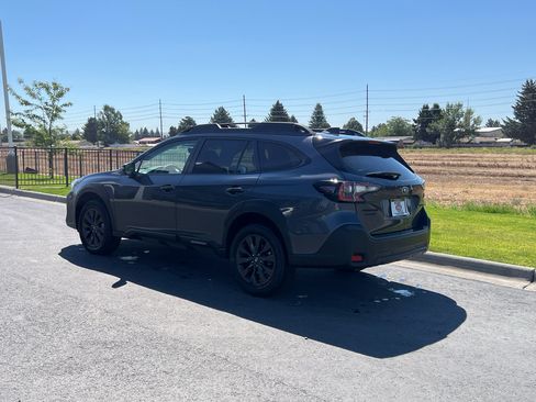 Certified 2025 Subaru Outback Onyx Edition AWD/4WD image 4