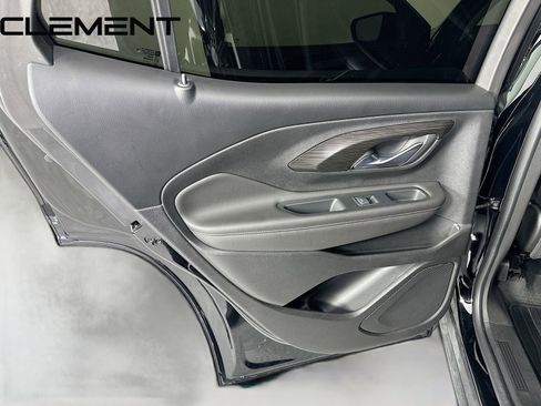 Used 2022 GMC Terrain SLT image 31