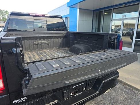 Used 2024 GMC Sierra 1500 AT4 w/ Technology Package AWD/4WD image 42