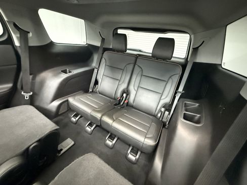 Used 2021 GMC Acadia AT4 image 27