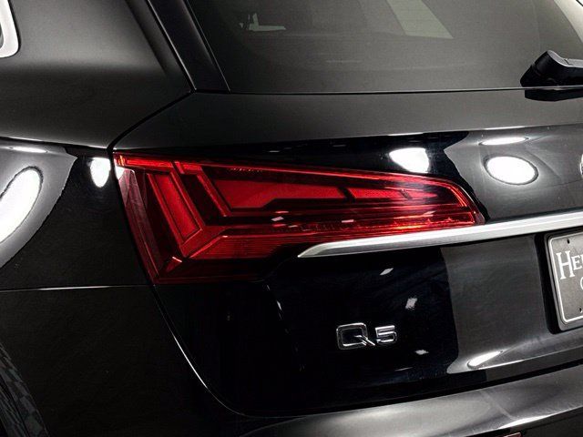 Used 2021 Audi Q5 2.0T Premium Plus w/ Premium Plus Package AWD/4WD image 16