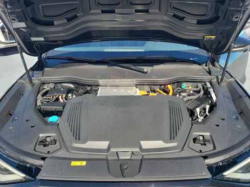 Used 2019 Audi e-tron Premium Plus image 13