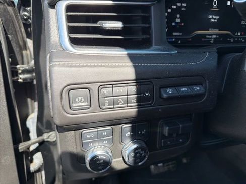 Used 2023 GMC Yukon Denali Ultimate AWD/4WD image 23