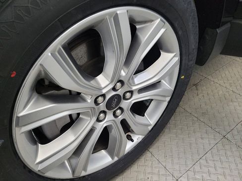 Used 2024 Ford Edge Titanium image 31