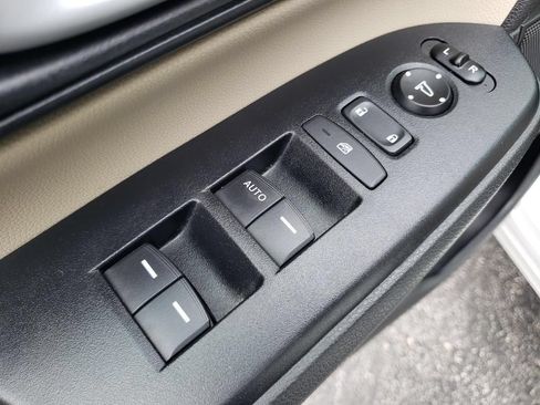 Used 2020 Honda CR-V LX image 16
