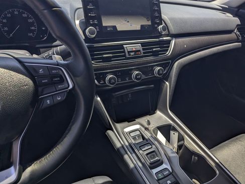 Used 2019 Honda Accord Touring image 9