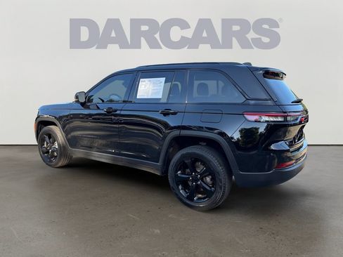 Used 2024 Jeep Grand Cherokee Limited w/ Black Appearance Package AWD/4WD image 5