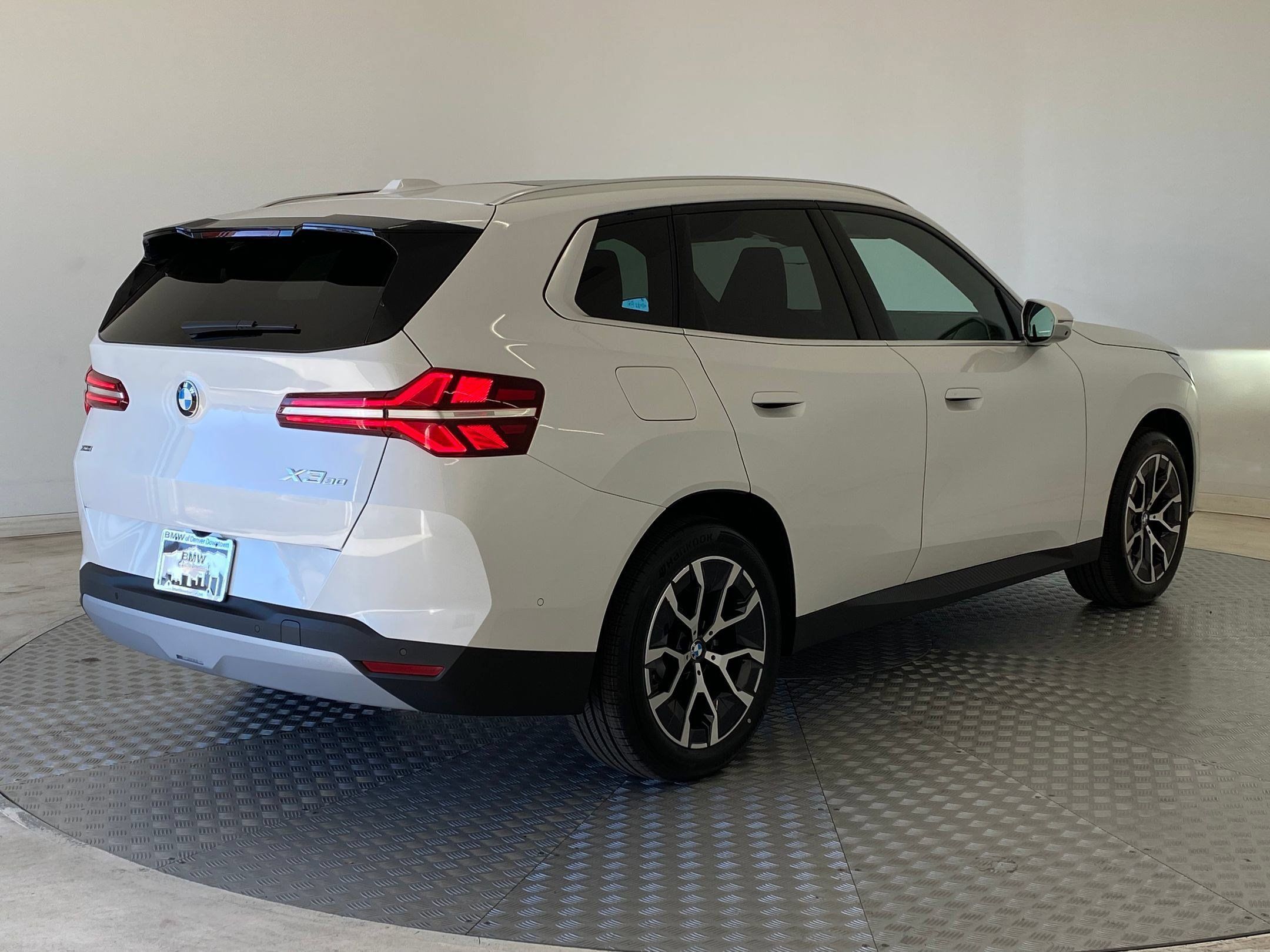 Used 2026 BMW X3 xDrive30i w/ Premium Package AWD/4WD image 8