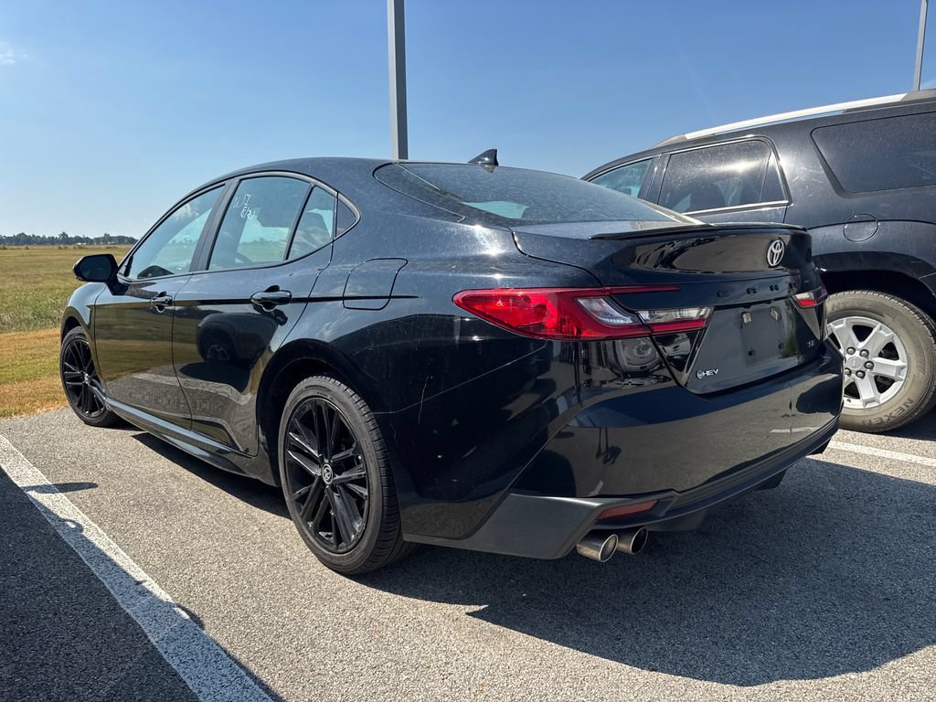 Used 2025 Toyota Camry SE FWD image 7