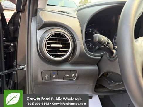 Used 2020 Hyundai Kona Limited AWD/4WD image 14