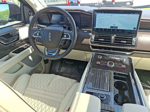 Used 2024 Lincoln Navigator L Black Label AWD/4WD image 15