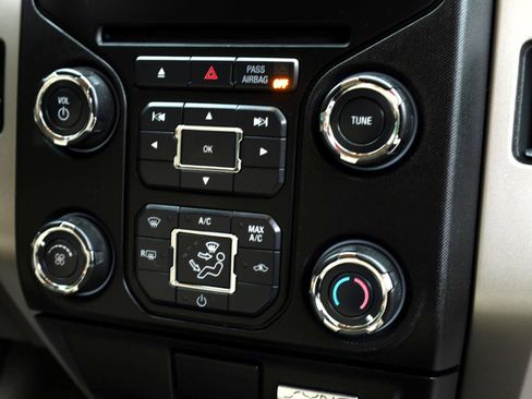 Used 2013 Ford F150 XLT w/ Luxury Equipment Group image 12