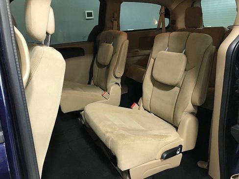 Used 2016 Dodge Grand Caravan SE w/ Quick Order Package 29E SE FWD image 18