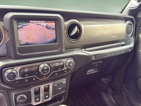 Used 2020 Jeep Wrangler Sport AWD/4WD image 28