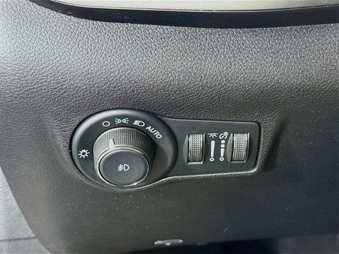 Used 2022 Jeep Compass Latitude w/ Sun and Sound Group image 20