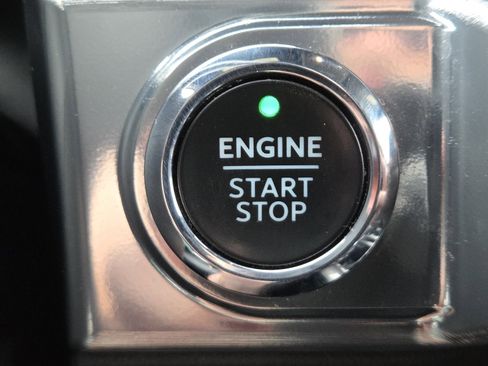 Used 2021 Ford F150 Lariat w/ Equipment Group 502A High image 38