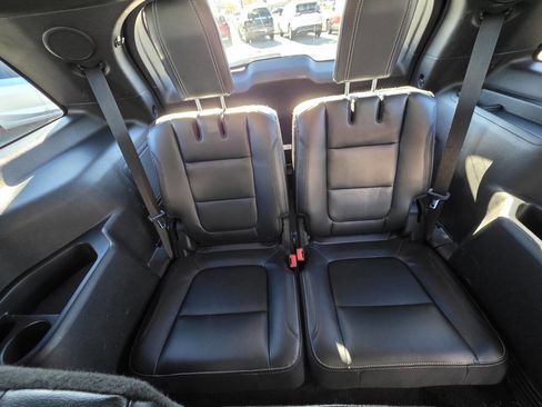 Used 2016 Ford Explorer Limited image 19