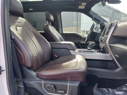 Used 2016 Ford F150 Platinum w/ Equipment Group 701A Luxury image 10