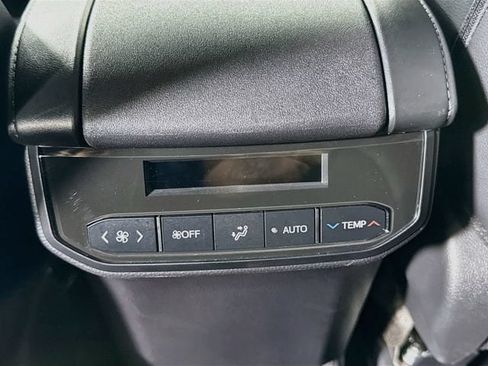 Certified 2024 Toyota Highlander Limited AWD/4WD image 28